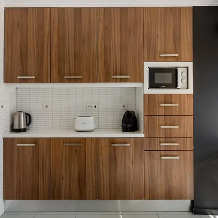 Joivy Delightful 2-bed Flat Near Park Апартаменты *