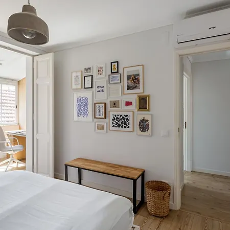 Joivy Delightful 2-bed Flat Near Park Лиссабон