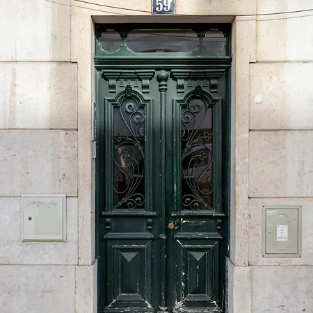 Joivy Delightful 2-bed Flat Near Park Lisbon