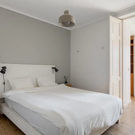 Apartment Joivy Delightful 2-bed Flat Near Park Lisbon