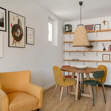 Joivy Delightful 2-bed Flat Near Park Apartment