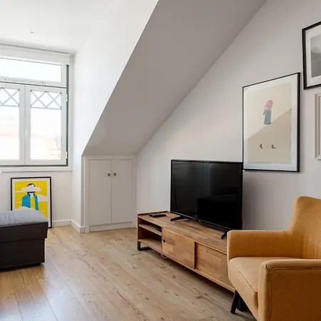 Joivy Delightful 2-bed Flat Near Park Lisbon