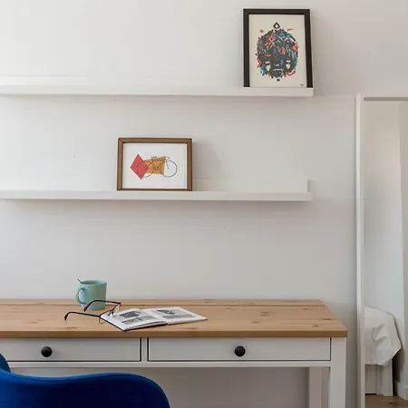 Joivy Delightful 2-bed Flat Near Park * Lisbon